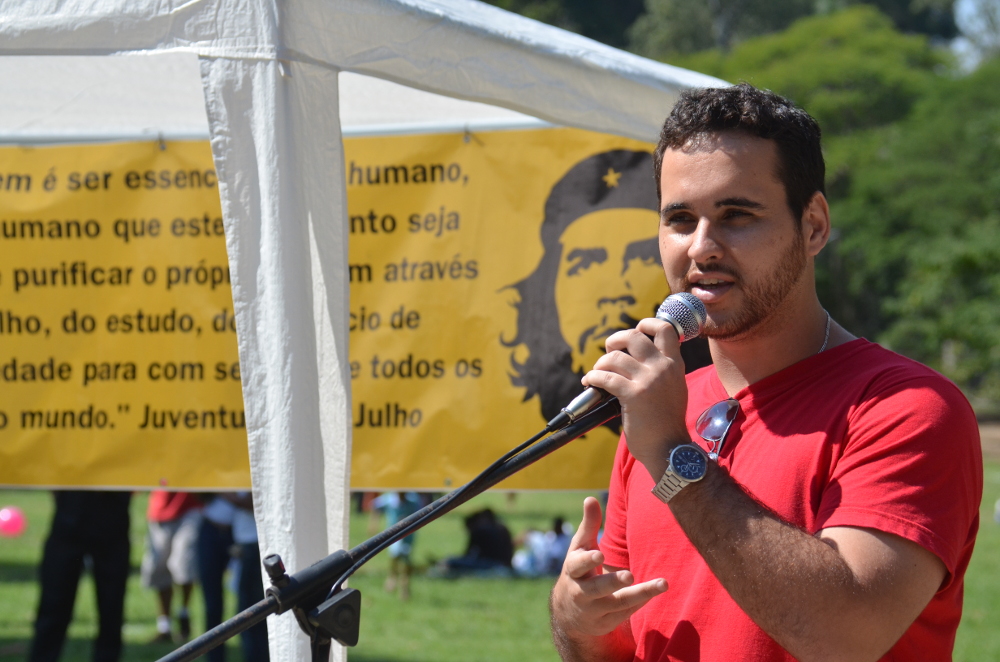 Michel Damasceno fala em nome da Juventude 5 de Julho