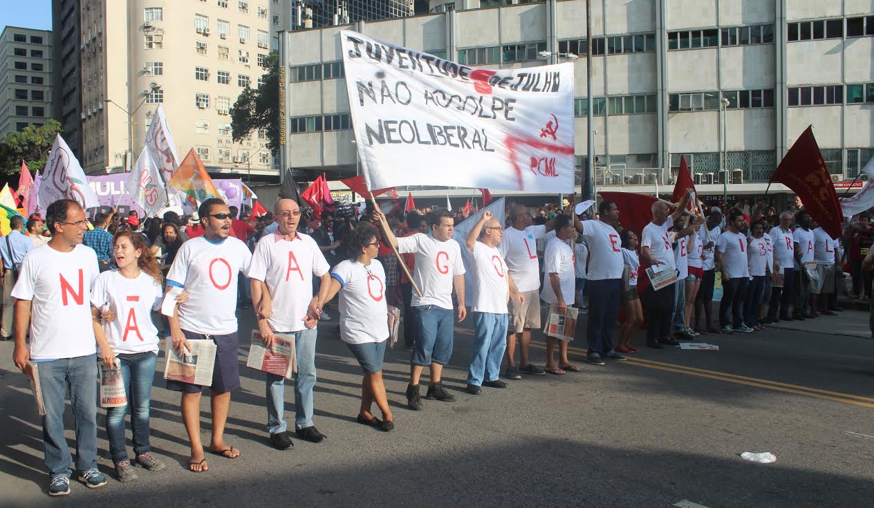 Juventude 5 de Julho presente no ato