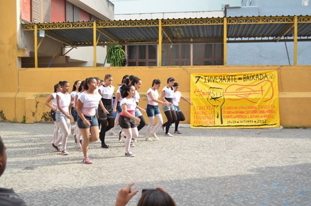 Juventude mostrando seu talento