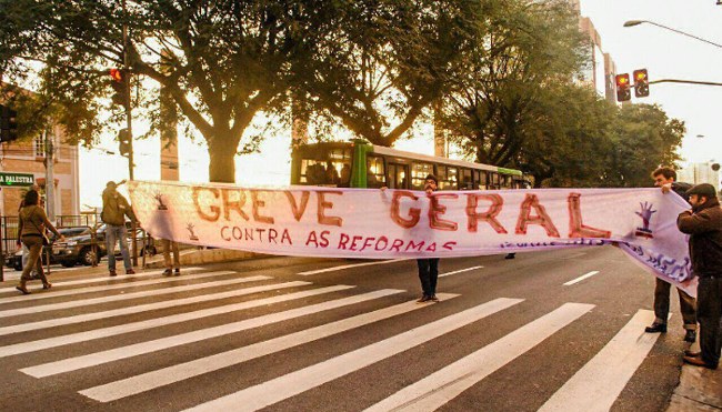 Travamento da Av. Francisco Matarazzo na zona oeste de São Paulo