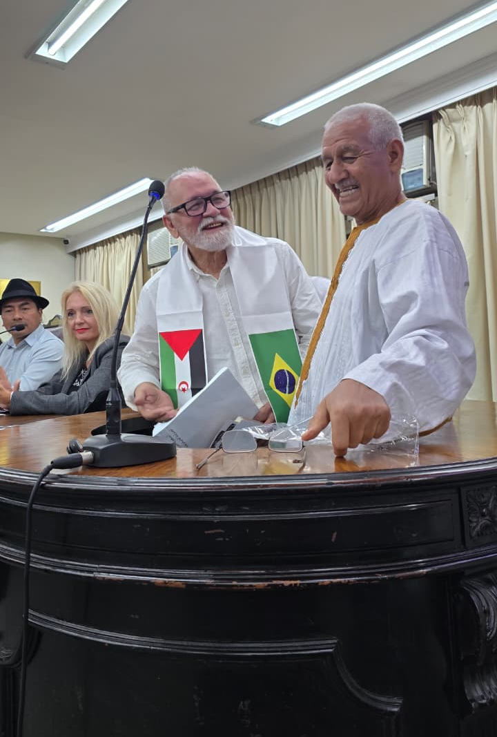 Homenagem do Exmo Embaixador Ahmed Mulay Ali Hamadi ao Dr Aluisio Bevilaqua