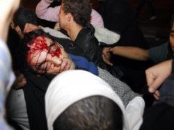 Cinco mortos em choques que mantêm tensão no Egito 