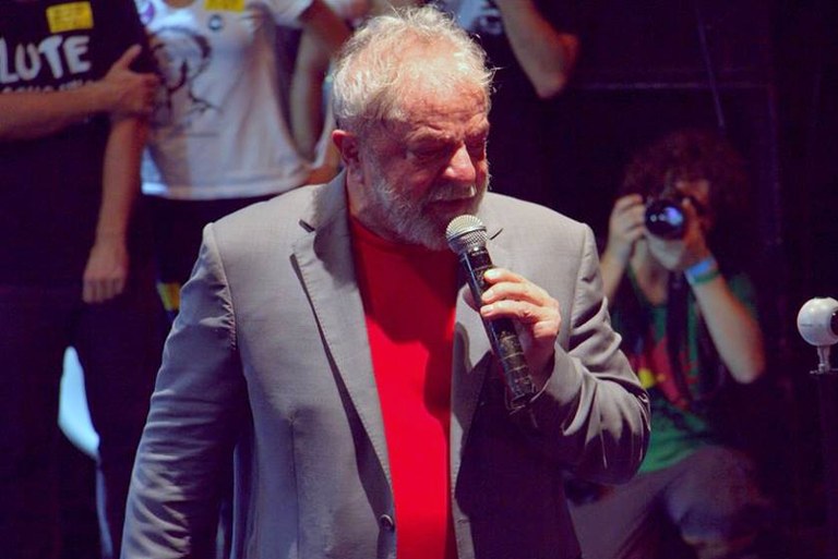 Lula defende a democracia para todos