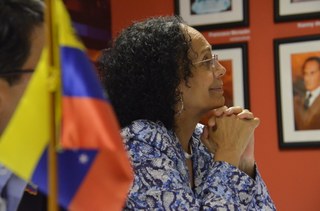 Lutadores sociais do Rio de Janeiro recebem nova embaixadora da Venezuela