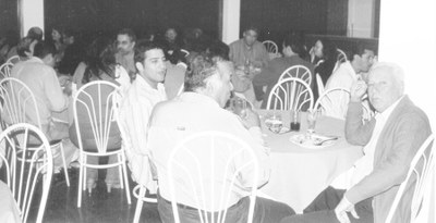 Entre os presentes do jantar de adesão, o companheiro Ari Silva (à direita)