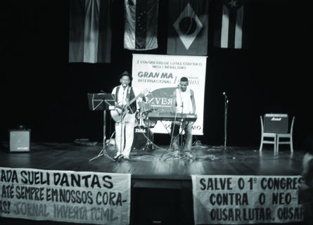 O grupo Sudeste Show encerrou o evento com forró e homenagem à Camarada Sueli Dantas