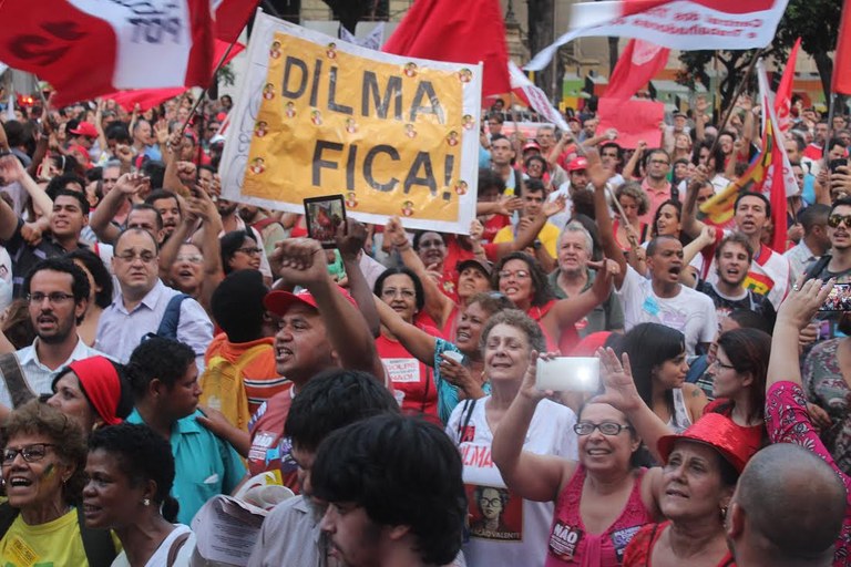 Dilma Fica