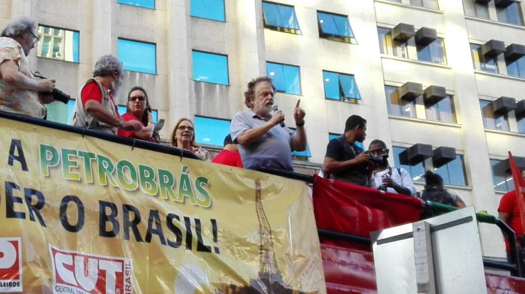 Professor Theotonio dos Santos: movimentos sociais devem pautar sociedade