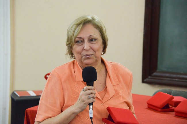 Cônsul de Cuba Nélida Hernández Carmona recebe homenagens em nome de Cuba 
