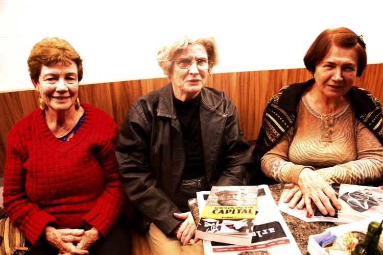 As Profª Otília, Nancy Rocha e Margarida Meressi (Núcleo da Casa das Américas de Nova Friburgo/RJ)