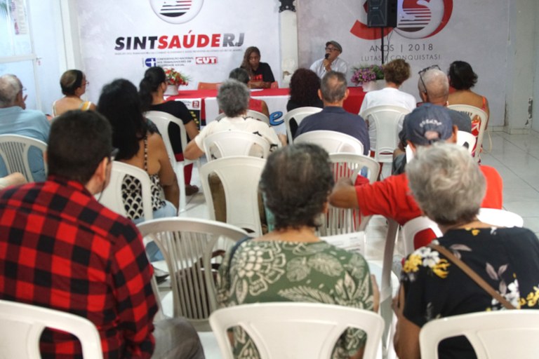 Público - Livro Alterações Climáticas e Globalização Neoliberal em Nova Iguaçu