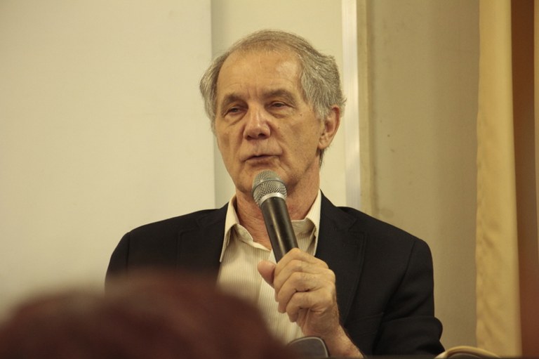 Dialogando com a obra, Prof. Dr. Gaudencio Frigotto