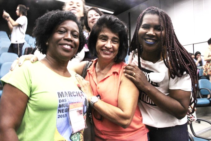 Em defesa do Inverta e do Povo Brasileiro, as assistentes sociais Marluce Lopes, Analice Lopes e Ana Leone