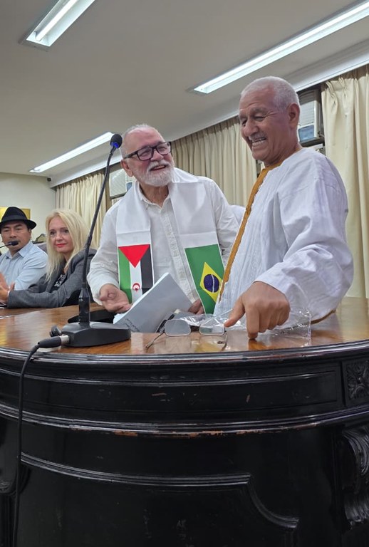 Homenagem do Exmo Embaixador Ahmed Mulay Ali Hamadi ao Dr Aluisio Bevilaqua