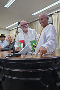 Homenagem do Exmo Embaixador Ahmed Mulay Ali Hamadi ao Dr Aluisio Bevilaqua